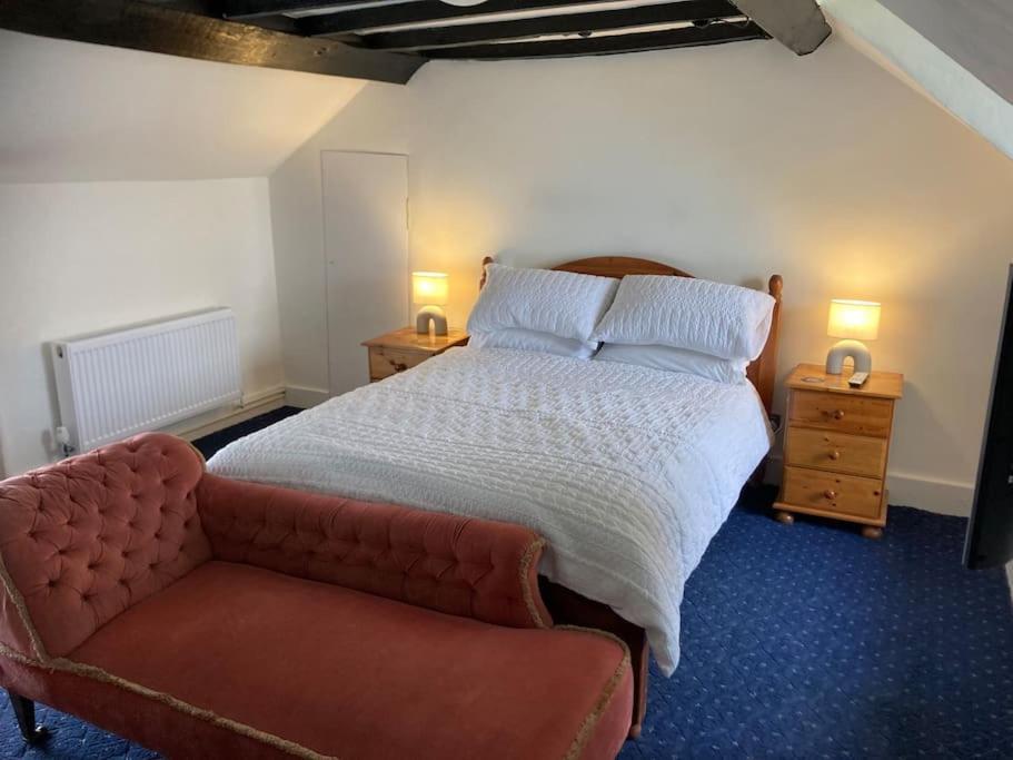 Bryntirion Farmhouse Rooms Llanfair Caereinion Экстерьер фото